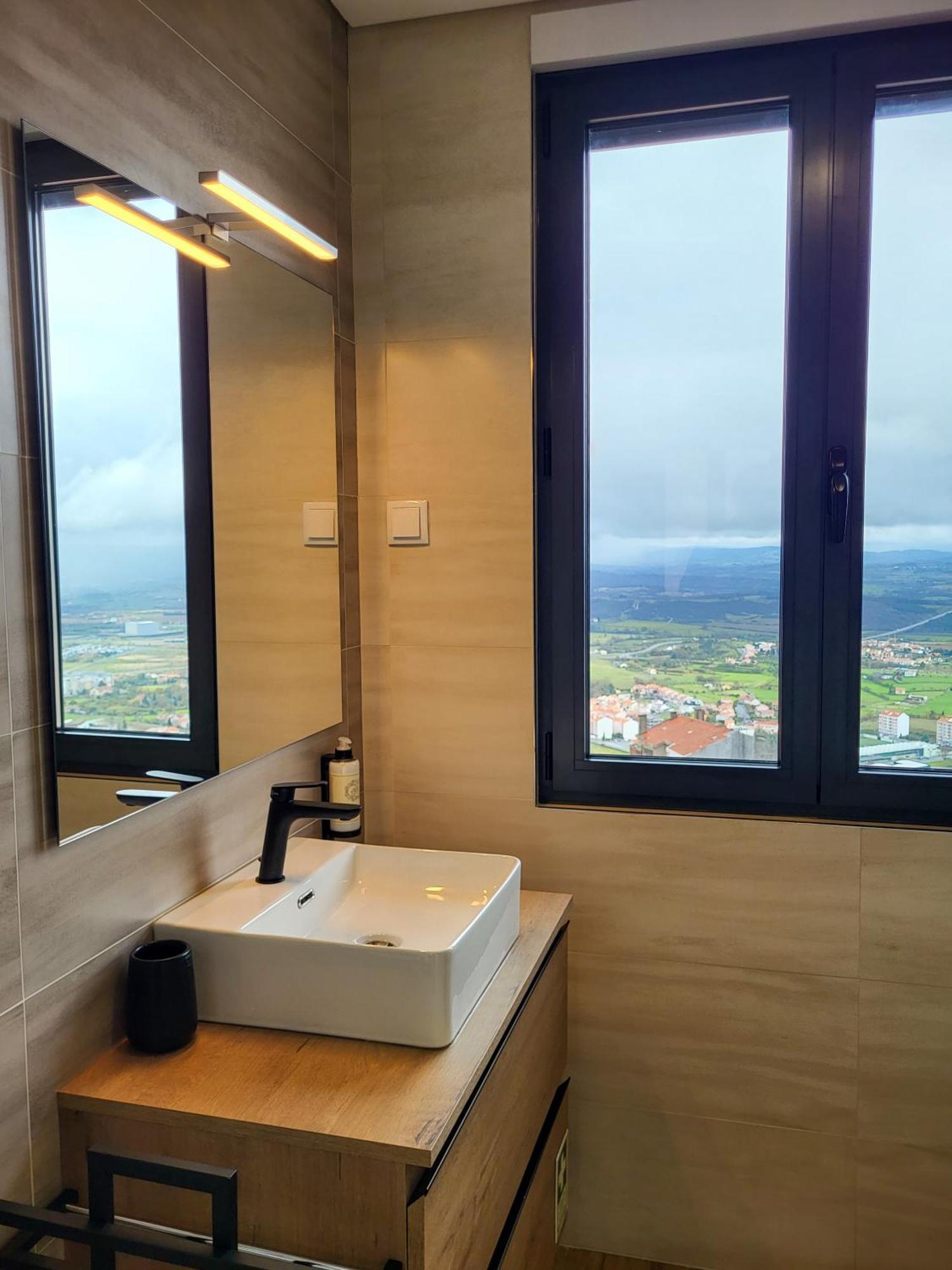 Apartamentos Do Mercado Covilhã Стая снимка